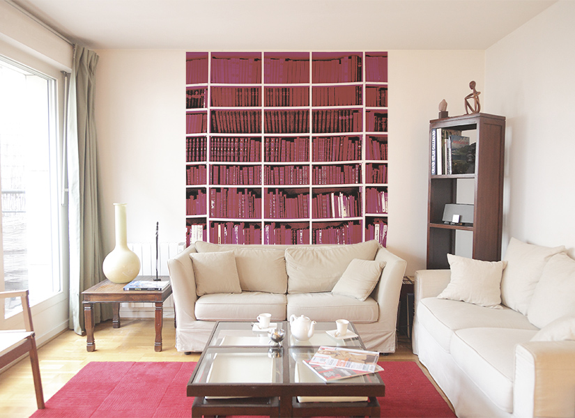 Papier peint Bibliotheque Fushia Salon canapé.jpg